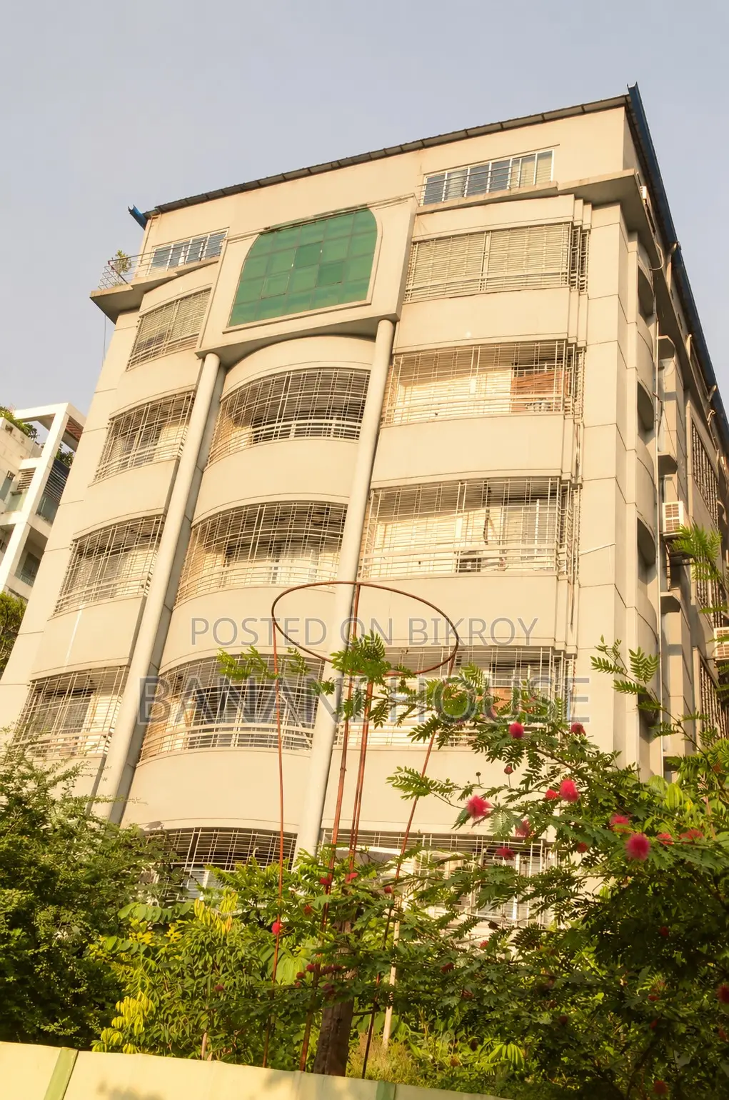 Furnished 4bdrm House in Dhaka, Banani for Sale