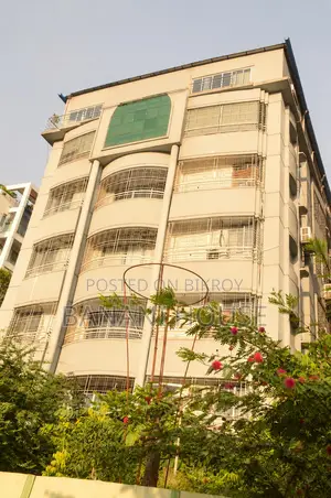 Furnished 4bdrm House in Dhaka, Banani for Sale