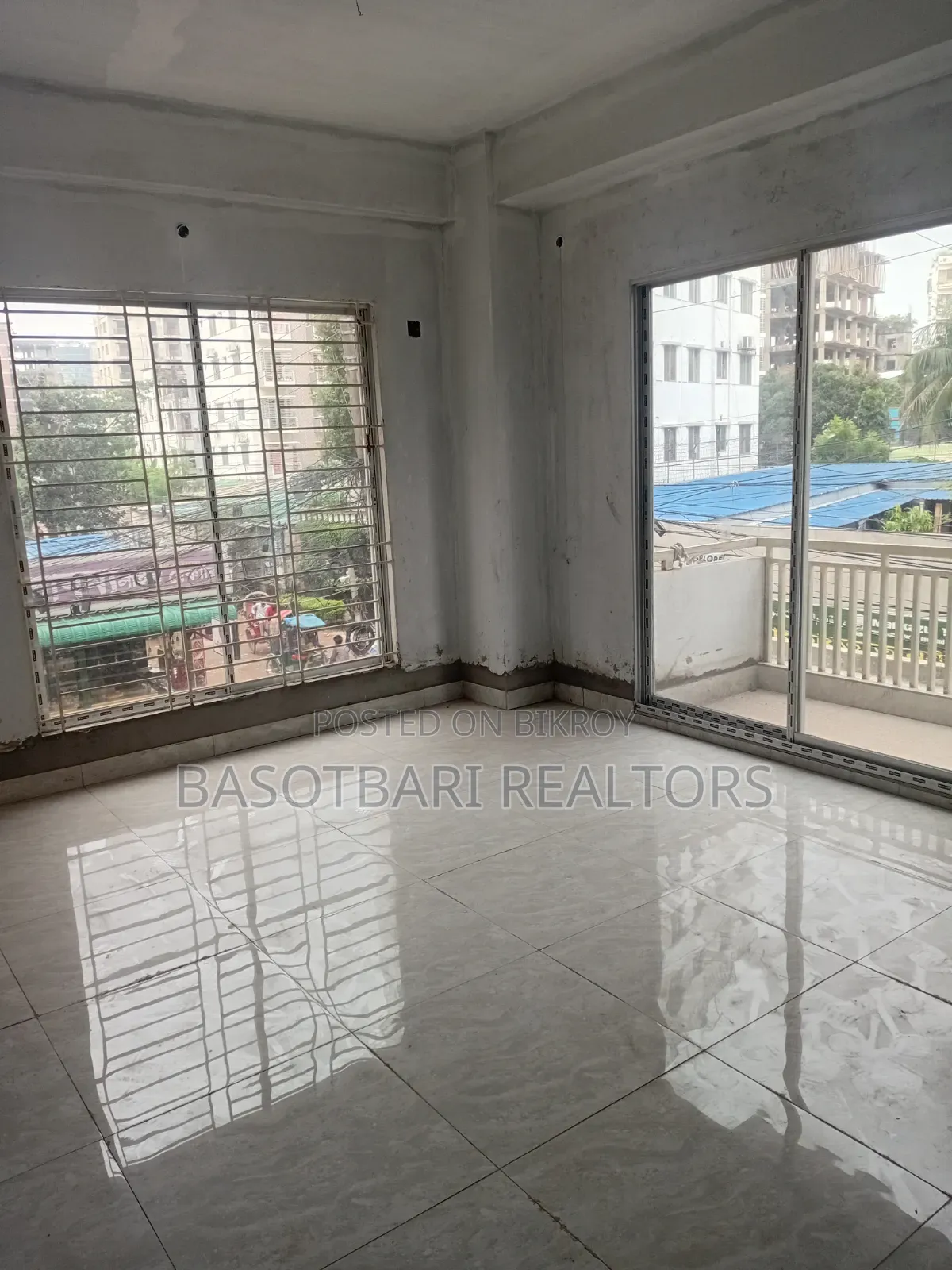 3bdrm Apartment in Aftab Nagar for Sale