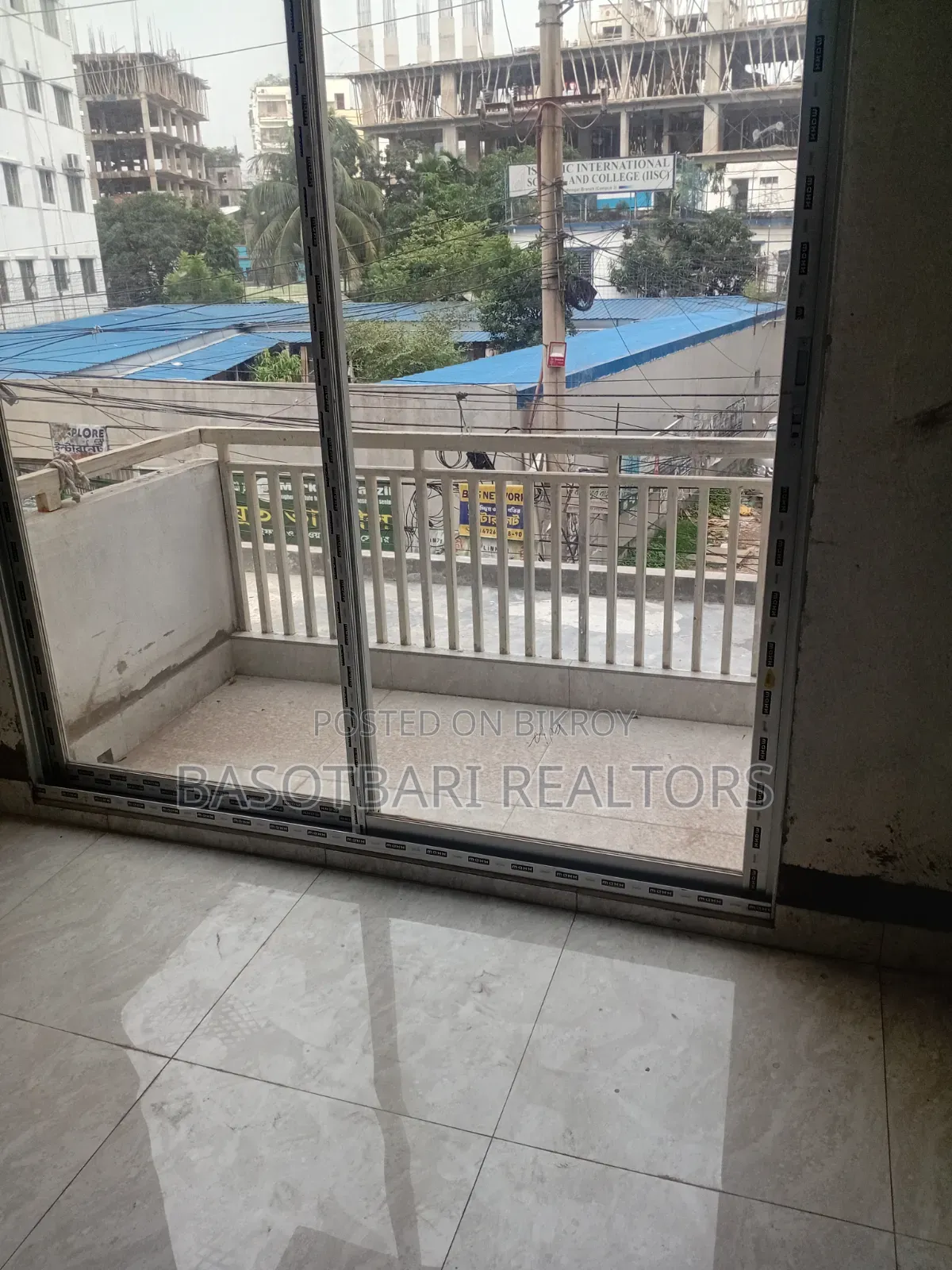 3bdrm Apartment in Aftab Nagar for Sale
