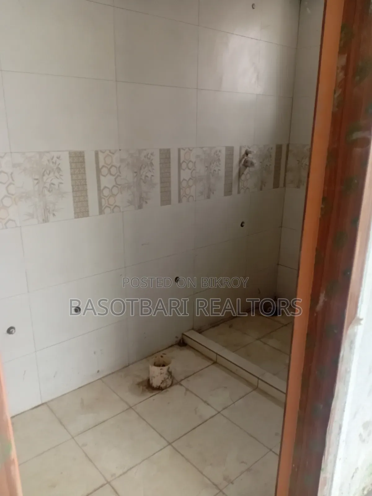 3bdrm Apartment in Aftab Nagar for Sale