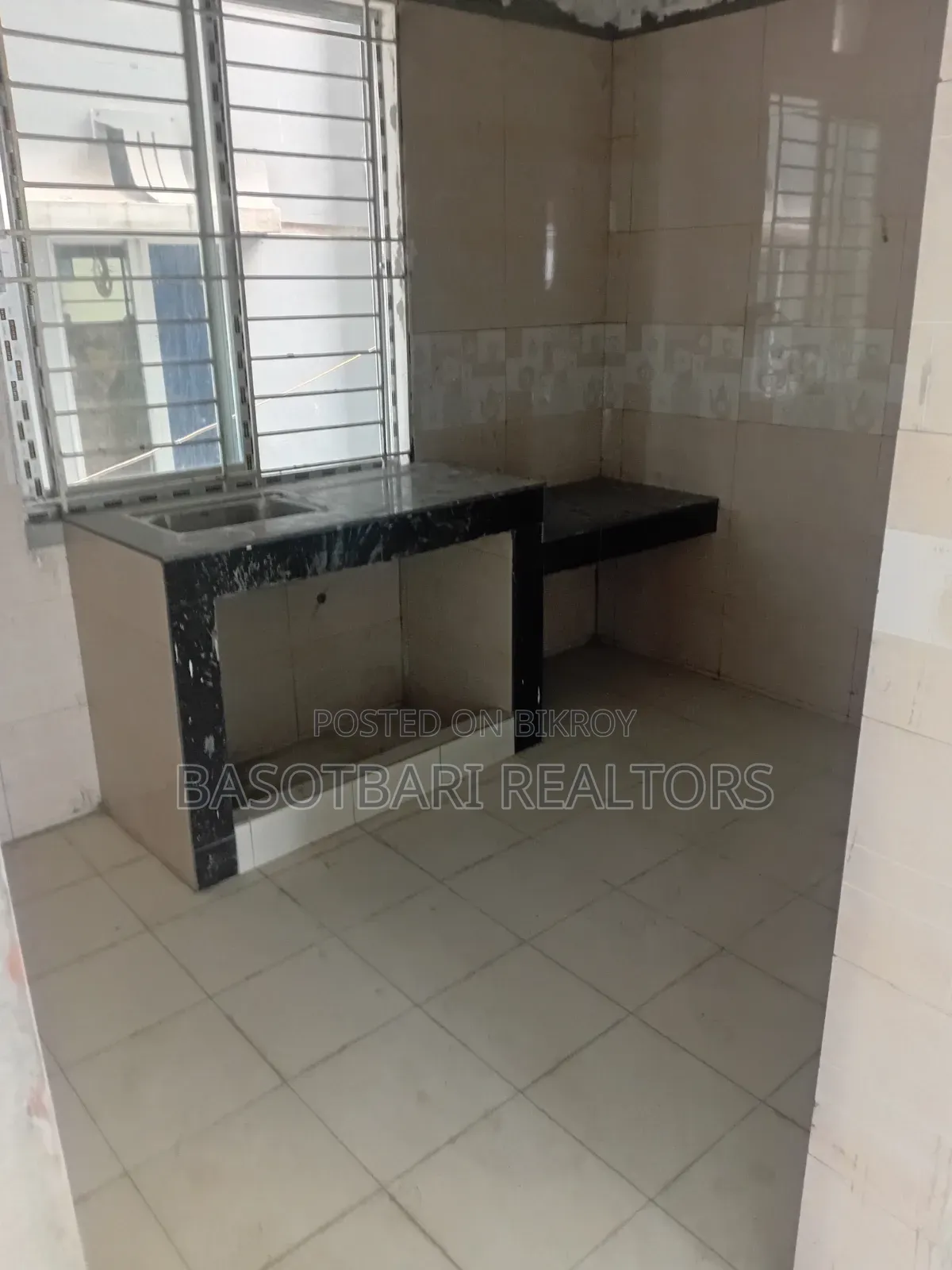 3bdrm Apartment in Aftab Nagar for Sale