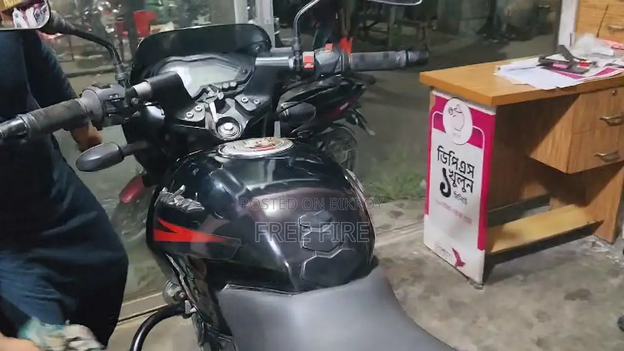 Bajaj Pulsar 150 2018 Red