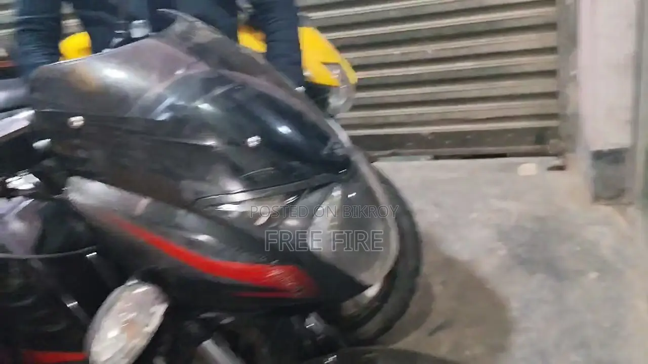 Bajaj Pulsar 150 2018 Red