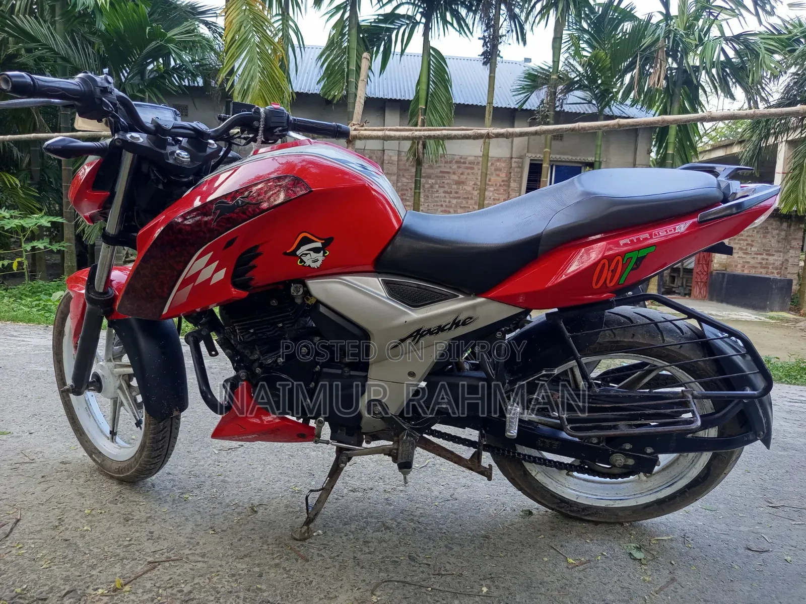 TVS Apache RTR 160 4V 2024 Red