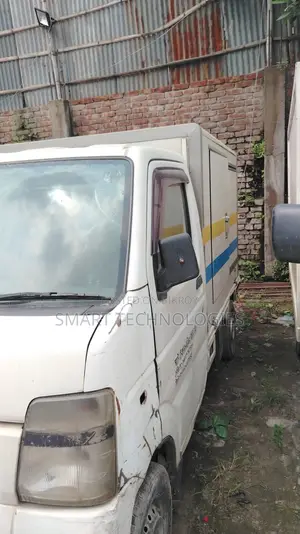 ডেলিভারি ভ্যান টয়োটা ২০০৩