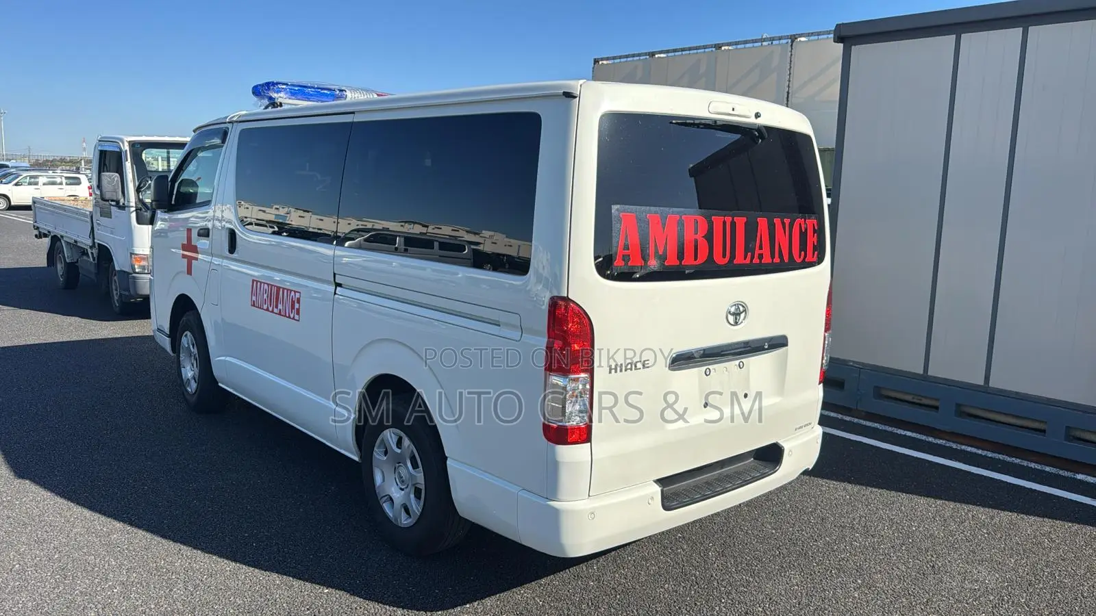 Toyota HiAce 2022 White