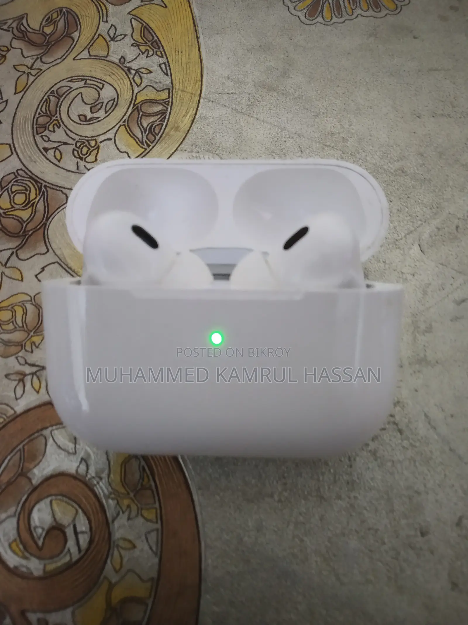 WIWU Airbuds Pro 2 SE + Spigen Armor Case