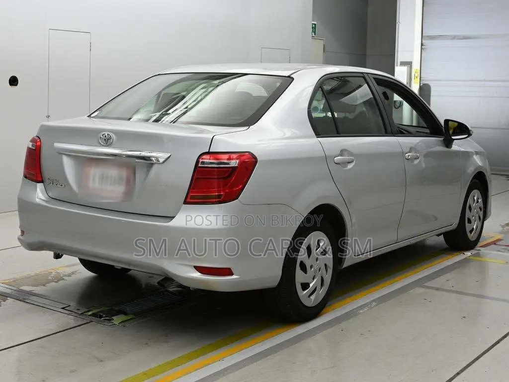 Toyota Axio 2021 Silver