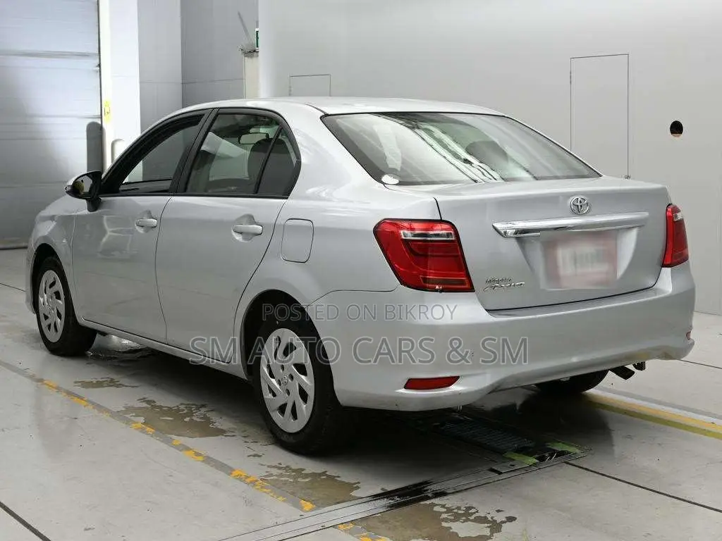 Toyota Axio 2021 Silver