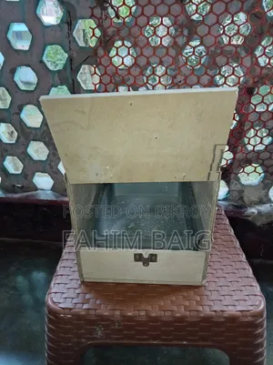 বাজরিকা পাখির ব্রিডিং বক্স বিক্রি করা হবে।