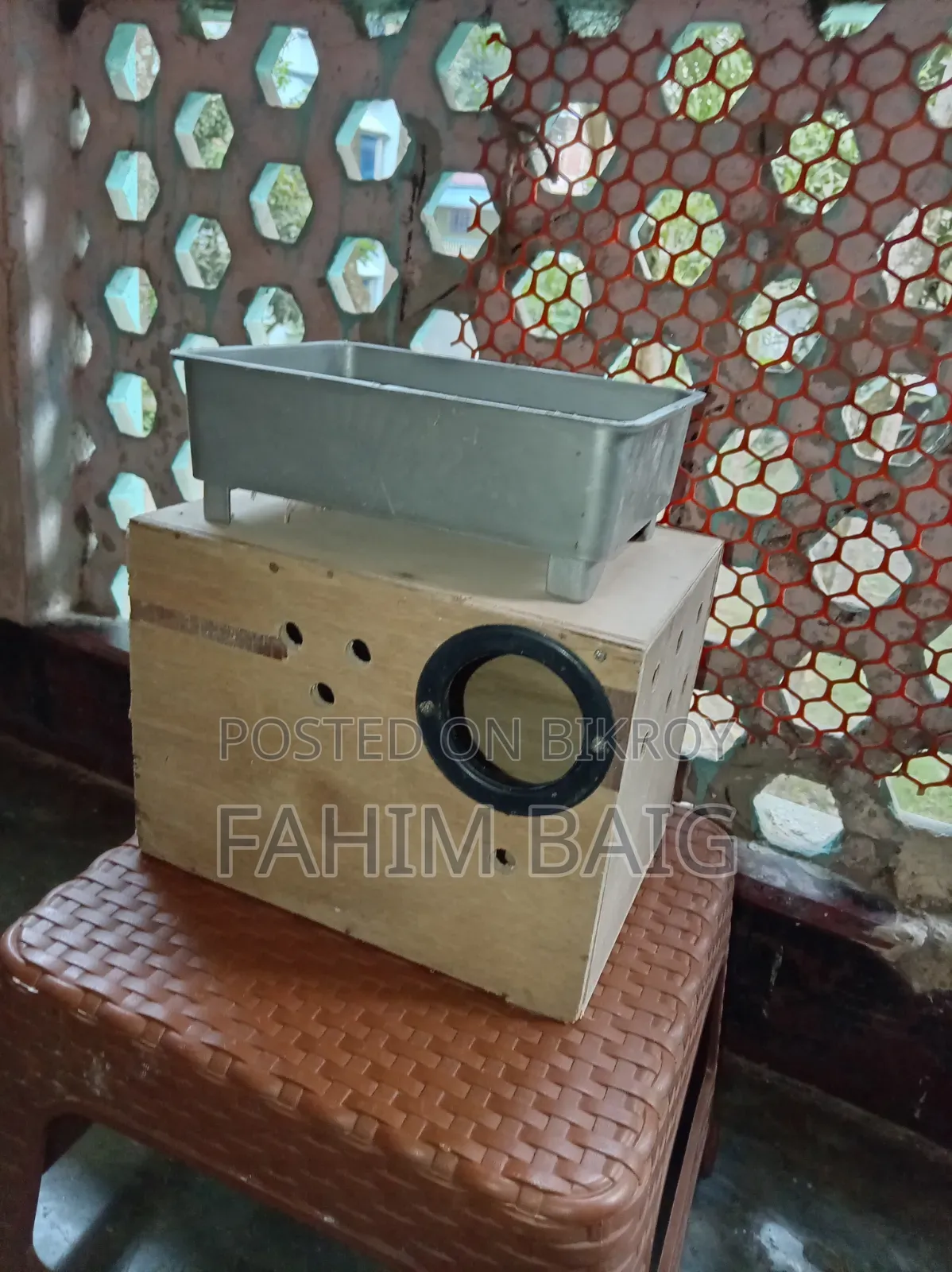 বাজরিকা পাখির ব্রিডিং বক্স বিক্রি করা হবে।