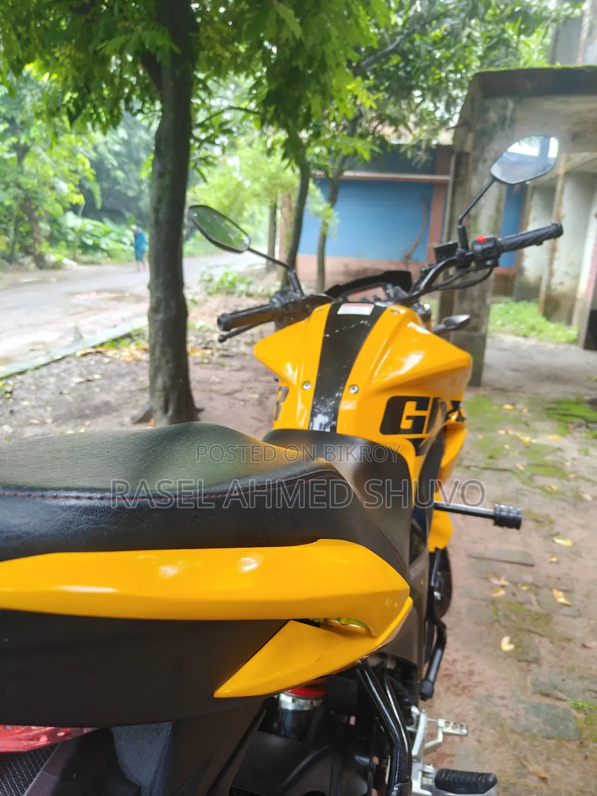 New Suzuki Gixxer 2025 Yellow