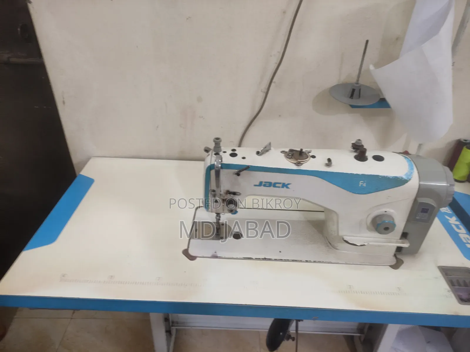 Jack F4 Sewing Machine