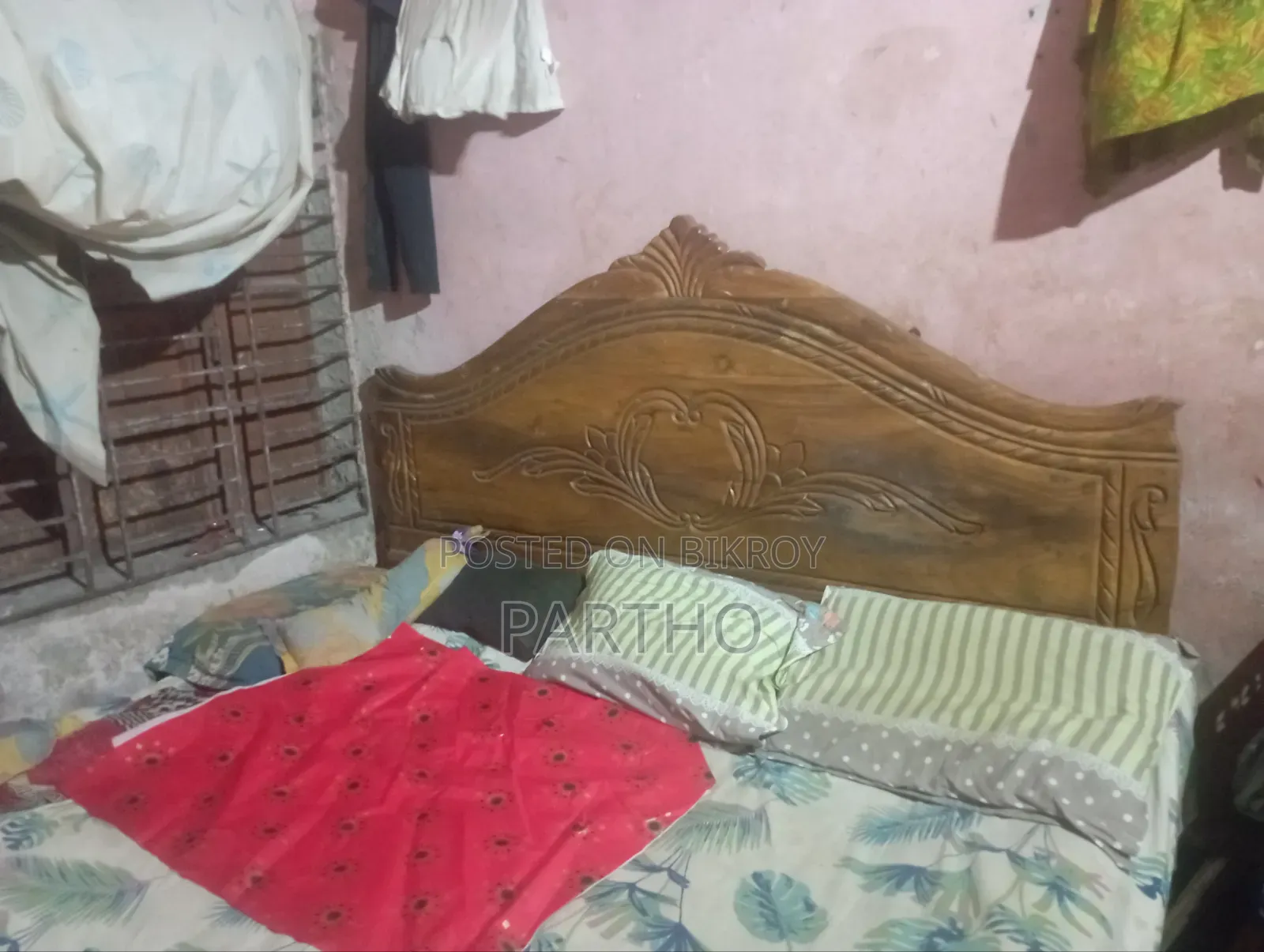 6 feet by 7 feet bed for sale emergency made with good wood