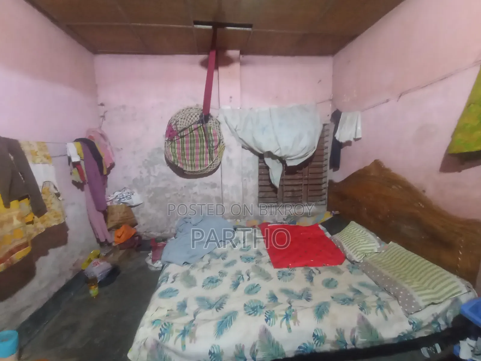 6 feet by 7 feet bed for sale emergency made with good wood