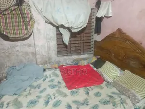 6 feet by 7 feet bed for sale emergency made with good wood