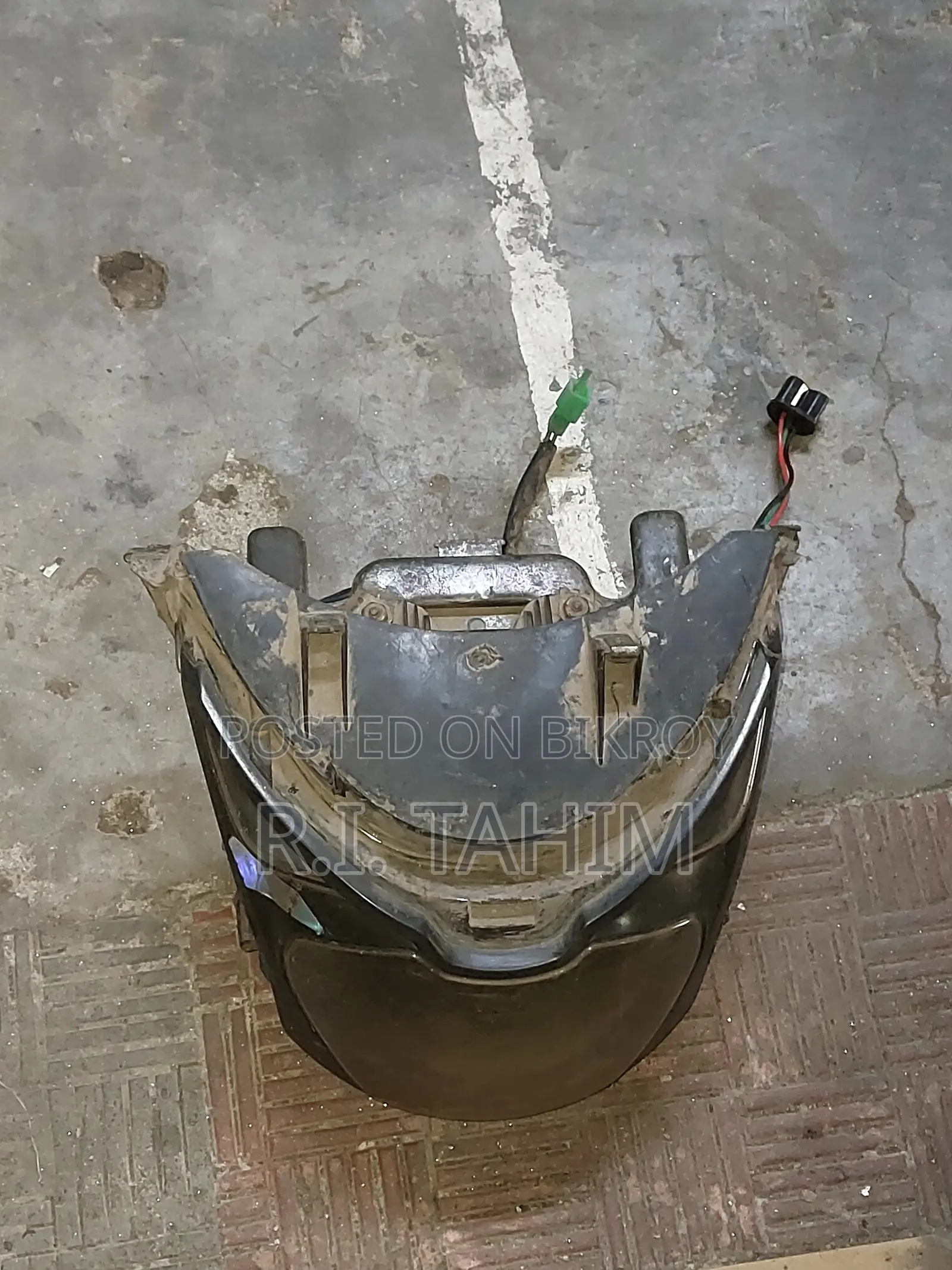 Pulsar Headlight