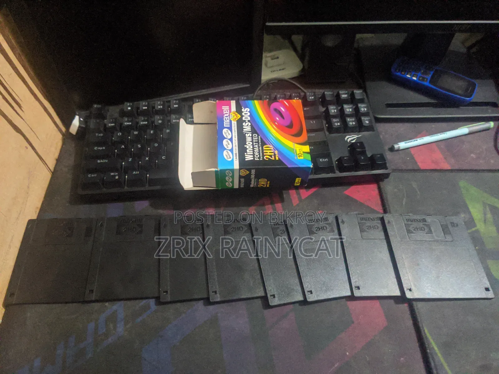 Maxwell MF2-HD Floppy Disk 8 Piece