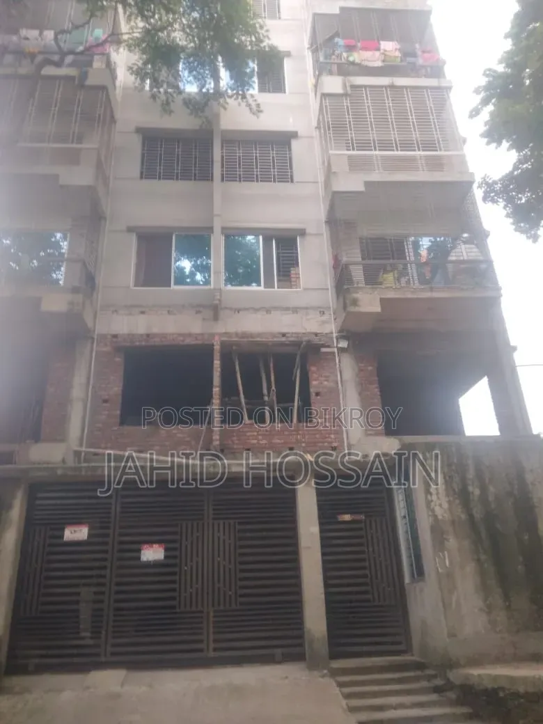 3bdrm Apartment in Satrong, Basabo for Sale