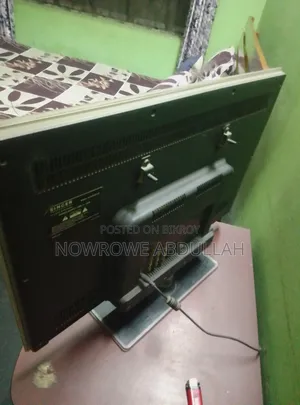 Led TV for Sale (Screen Dameged)