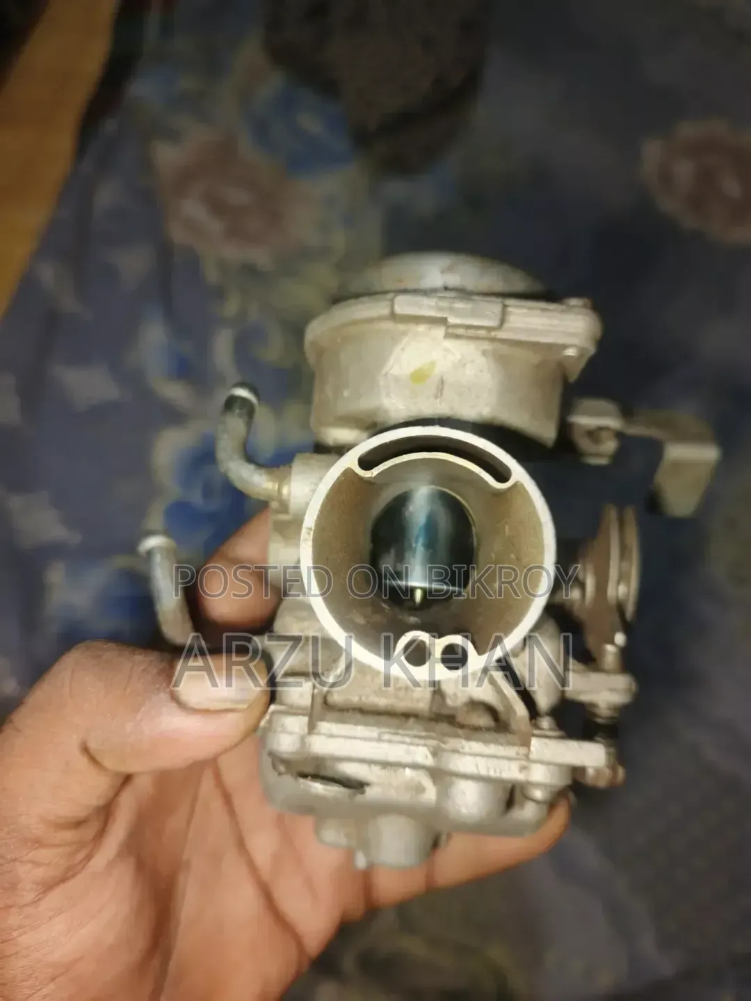 TVS Raider অর্জিনাল কার্বুরেটরের এবং লুকিং গ্লাস