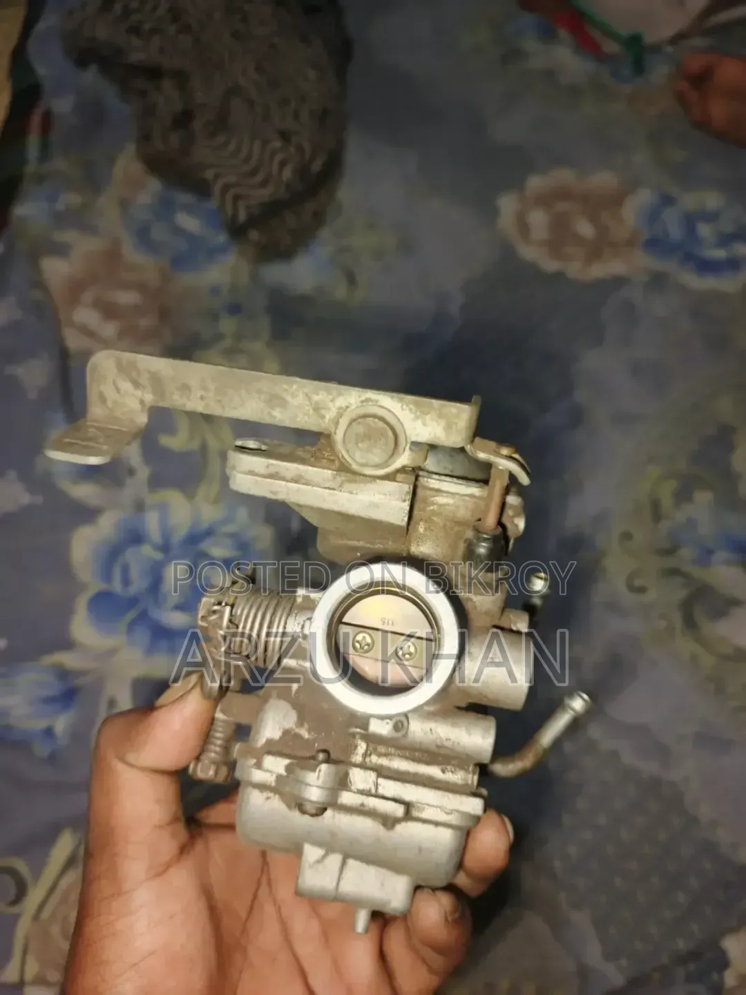TVS Raider অর্জিনাল কার্বুরেটরের এবং লুকিং গ্লাস