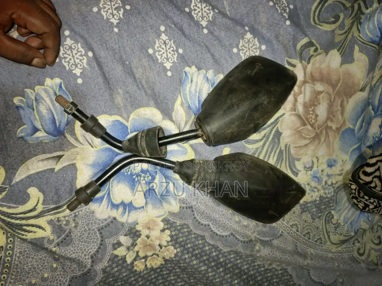 TVS Raider অর্জিনাল কার্বুরেটরের এবং লুকিং গ্লাস