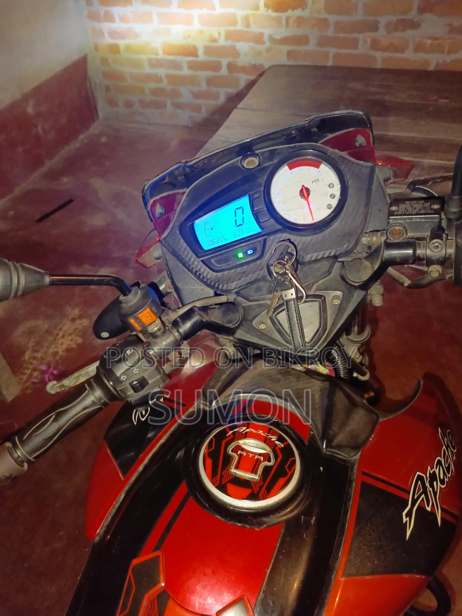 TVS Apache RTR 160 2v Abs 2016