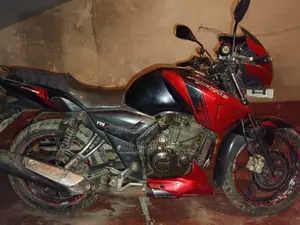 TVS Apache RTR 160 2v Abs 2016