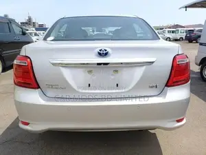 Toyota Axio 2021 Silver