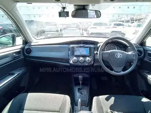Toyota Axio 2021 Silver