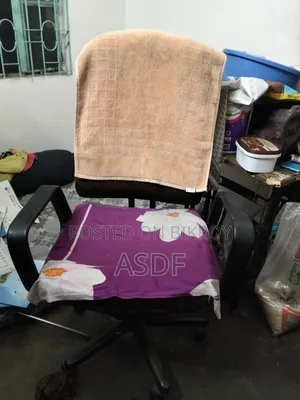 ১টি চেয়ার বিক্রি