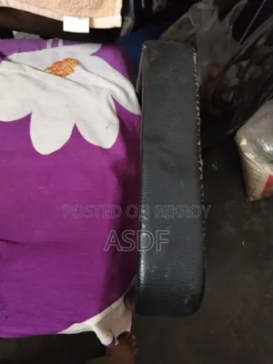 ১টি চেয়ার বিক্রি