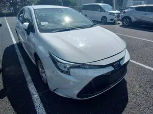 Toyota Corolla SE 2021 White