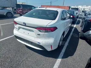Toyota Corolla SE 2021 White