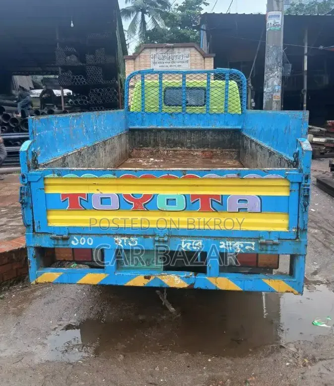 Toyota Dyna Pickup 2016