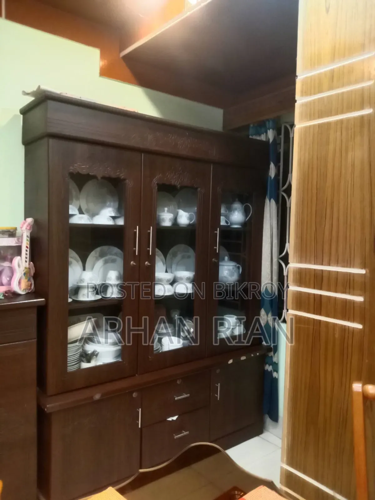 Furniture Dresing Table and Cabinet