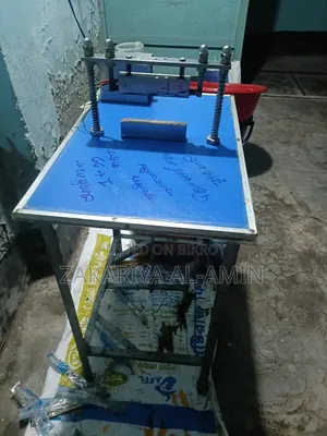 Ice lolly packing machine with raw materials.
