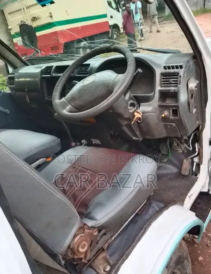 নিসান ডেলিভারি ভ্যান ২০০৮