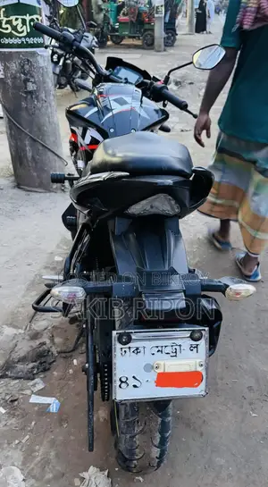 সুজুকি জিক্সার ২০১৮ ব্ল্যাক
