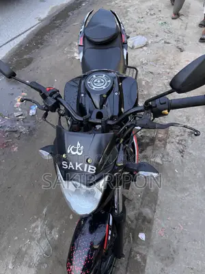 সুজুকি জিক্সার ২০১৮ ব্ল্যাক