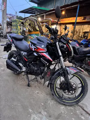 সুজুকি জিক্সার ২০১৮ ব্ল্যাক