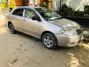 টয়োটা করোল্লা ২০০৯ রৌপ্য