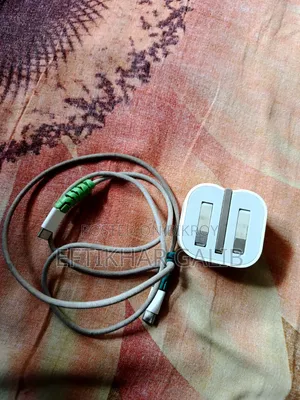 অ্যাপল ২০ওয়াট চার্জার + ২টি কেবল বিক্রি হবে