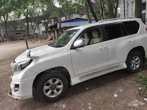 টয়োটা ল্যান্ড ক্রুজার প্রাডো ২০১২ পার্ল