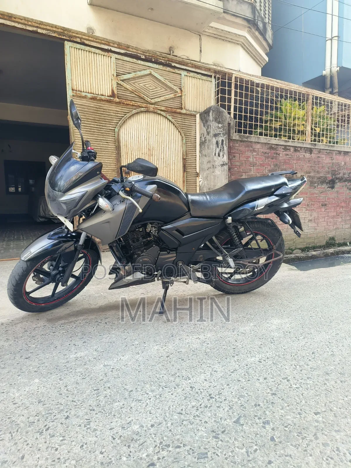 TVS Apache RTR 160 2V 2015 Gray