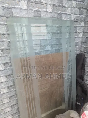 ডাইনিং টেবিল গ্লাস