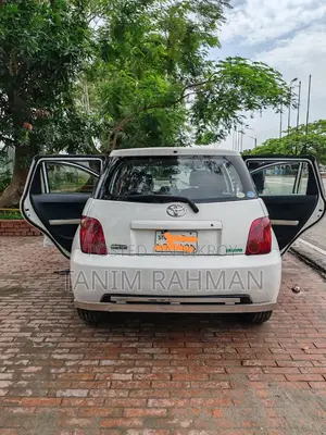 Toyota IST 2004 White