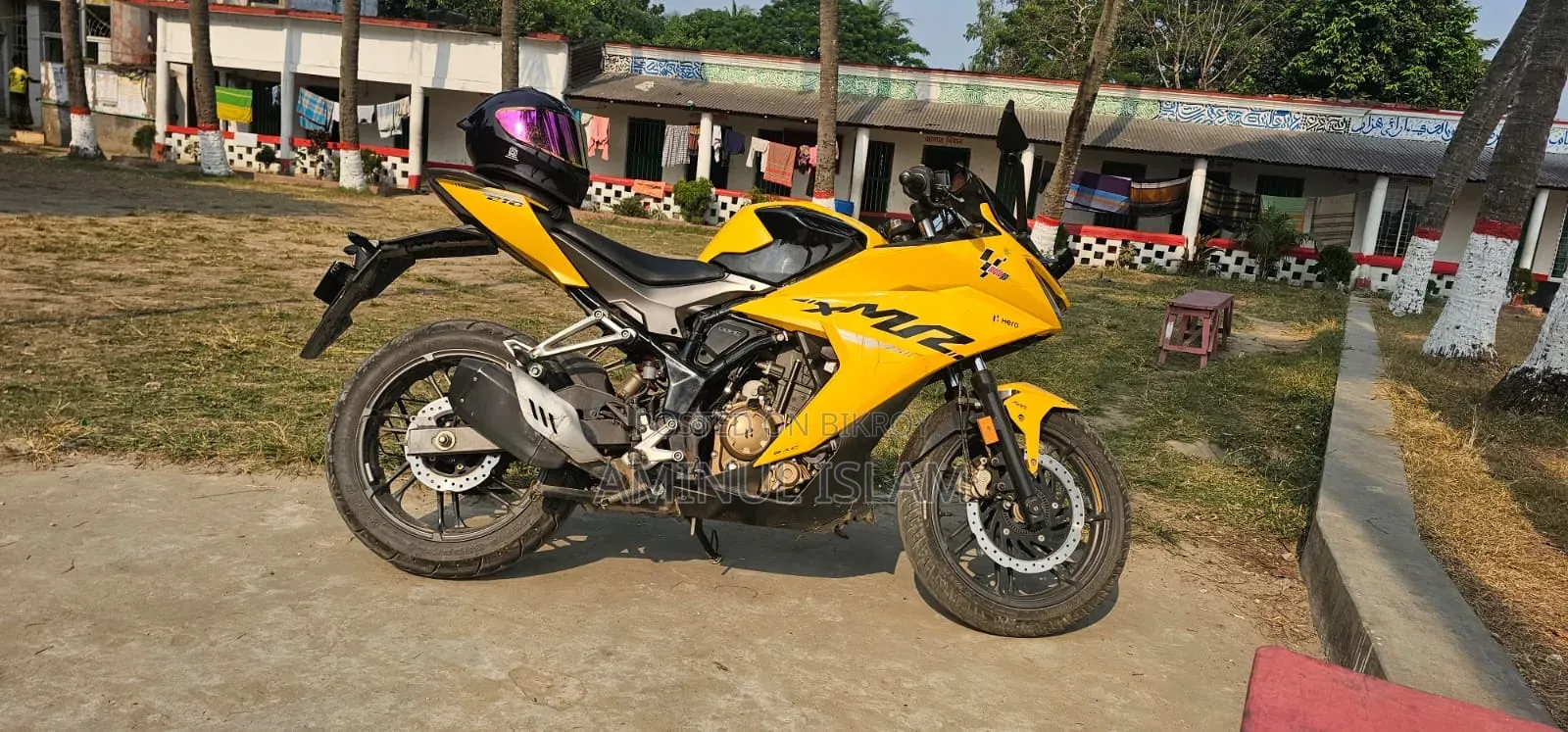 হিরো কারিজমা এক্সএমআর ২১০ ২০২৪ হলুদ